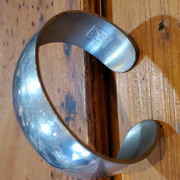 Kirk Pewter 900 - P Cuff Bracelet - Picture 3 of 5